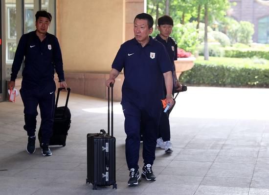 双方总共有50次交锋，曼彻斯特城取得20胜6平24负的战绩，处于下风。